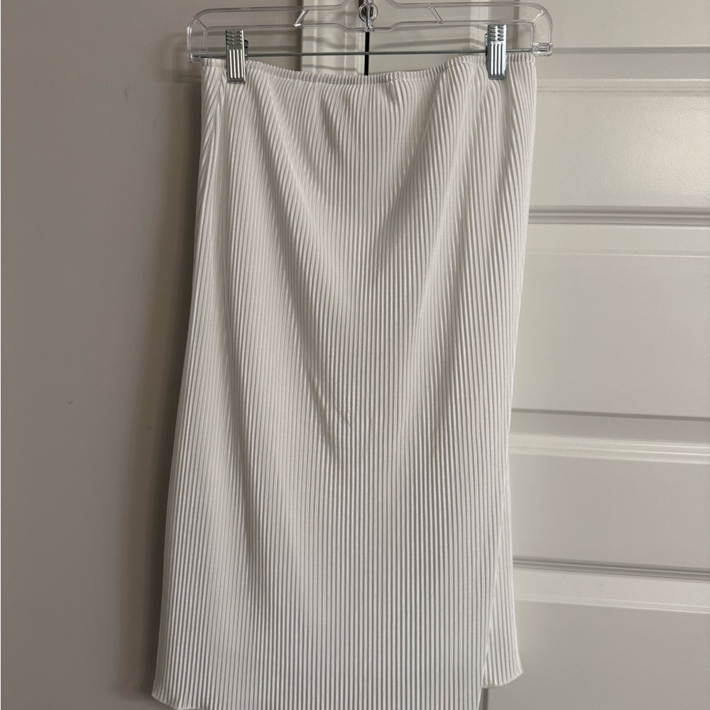 Elegant White Ribbed dress